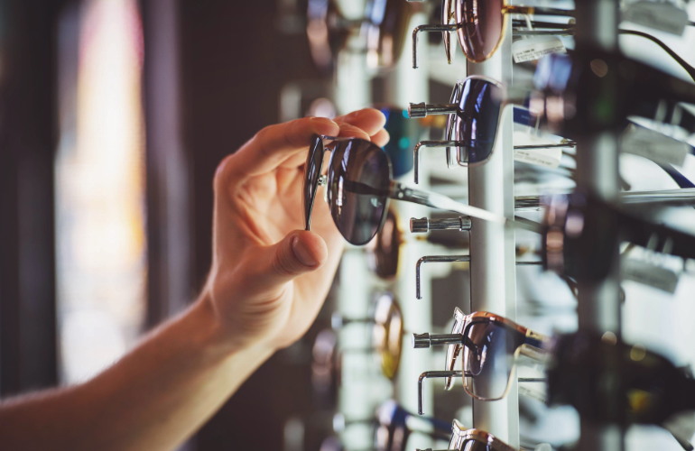 How to Choose the Best Sunglasses to Protect Your Eyes